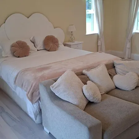 Deeside Manor Bed & Breakfast